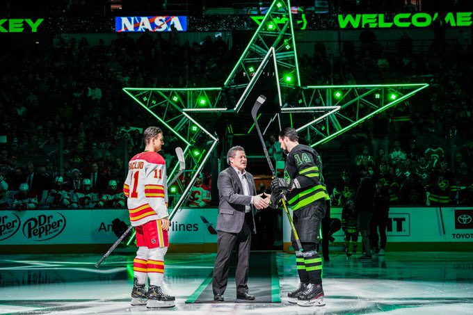 @NASA night at the Dallas Stars game! Frank Lin from @NASA_Orion dropped the ceremonial puck. The puck flew to the @Space_Station on @SpaceX #CRS25 🛰️