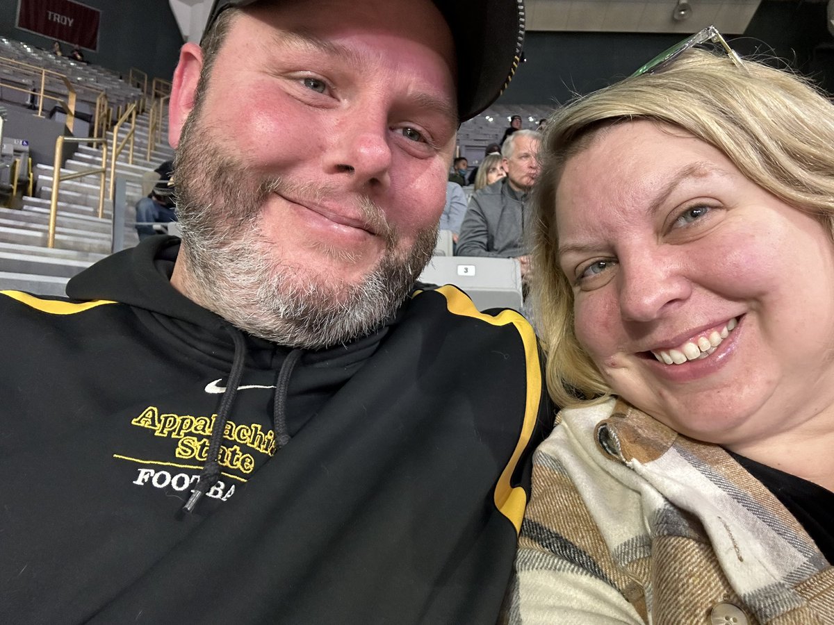 sarahwcardwell's tweet photo. #takethestairs #letsgoapp https://t.co/9dJ0HHuXzs