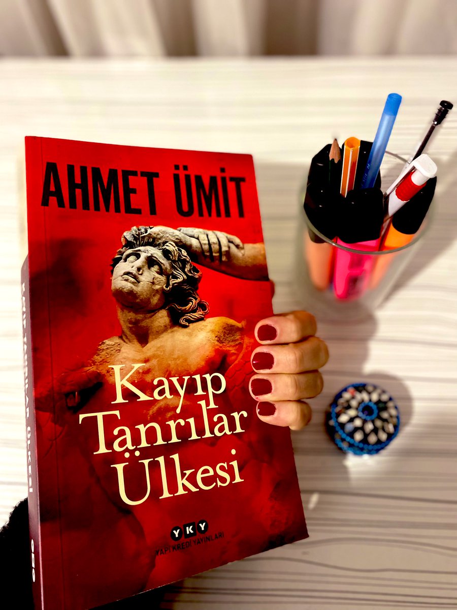 #KitapAlıntıları
#kitapseverlertakiplesiyor 
#kitapokumak 
'…bu kadar acımasız, bu kadar sevgisiz , bu kadar hoyrat bir dünyada hiçbir şey olmamış gibi  yaşayamazdım.'
📖📕💫✨