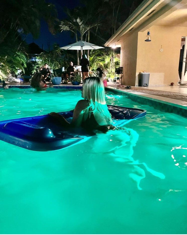 maricetlopez11's tweet image. baby dale suave cuando bajes 😒