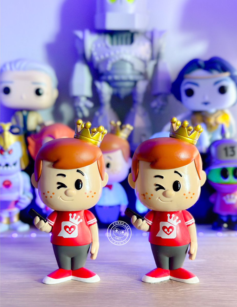 FunkoLeeM's tweet photo. Opened up my #SMFreddySoda from my IG win and received another red Freddy! Maybe I should start a #SMFSoda army? 😂 (If anyone has an extra blue one though, I’d be happy to swap 😁)
#FunkoFanatic #FunkoSoda #FunkoSodaSaturday #FunkoFamily #Funko #FOTW #FunkoFreddy #FunkoWinner https://t.co/gVYF4ctdXN