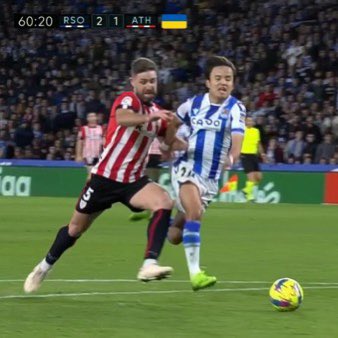 nicorodrigz's tweet photo. Ha pitado penalti y le ha sacado roja, no es broma. Todavía no me lo creo.

#LaLigaSantander #RealSociedadAthletic https://t.co/nqiWirfws9