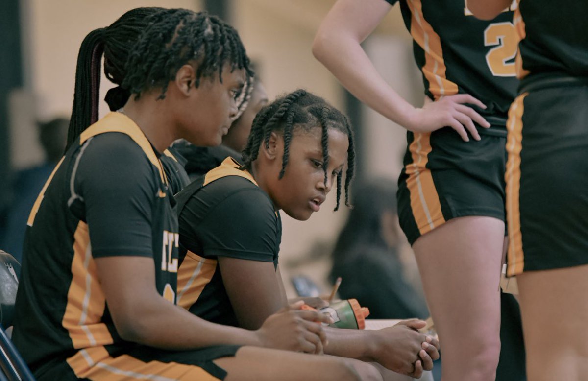 🥶Tilton 🆚 NMH🥶

Final

Tilton: 52
NMH: 34

🏆Player of the Game🏆
Ahnay Adams ‘24

“<a href="/ahnayadams/">nay adams</a> came into the gym on a mission reminding everyone once again why she is one of New England’s best 🥶22 points, 9 coming from deep 🎯”- <a href="/BashHoopsNE/">Bash Hudson</a>