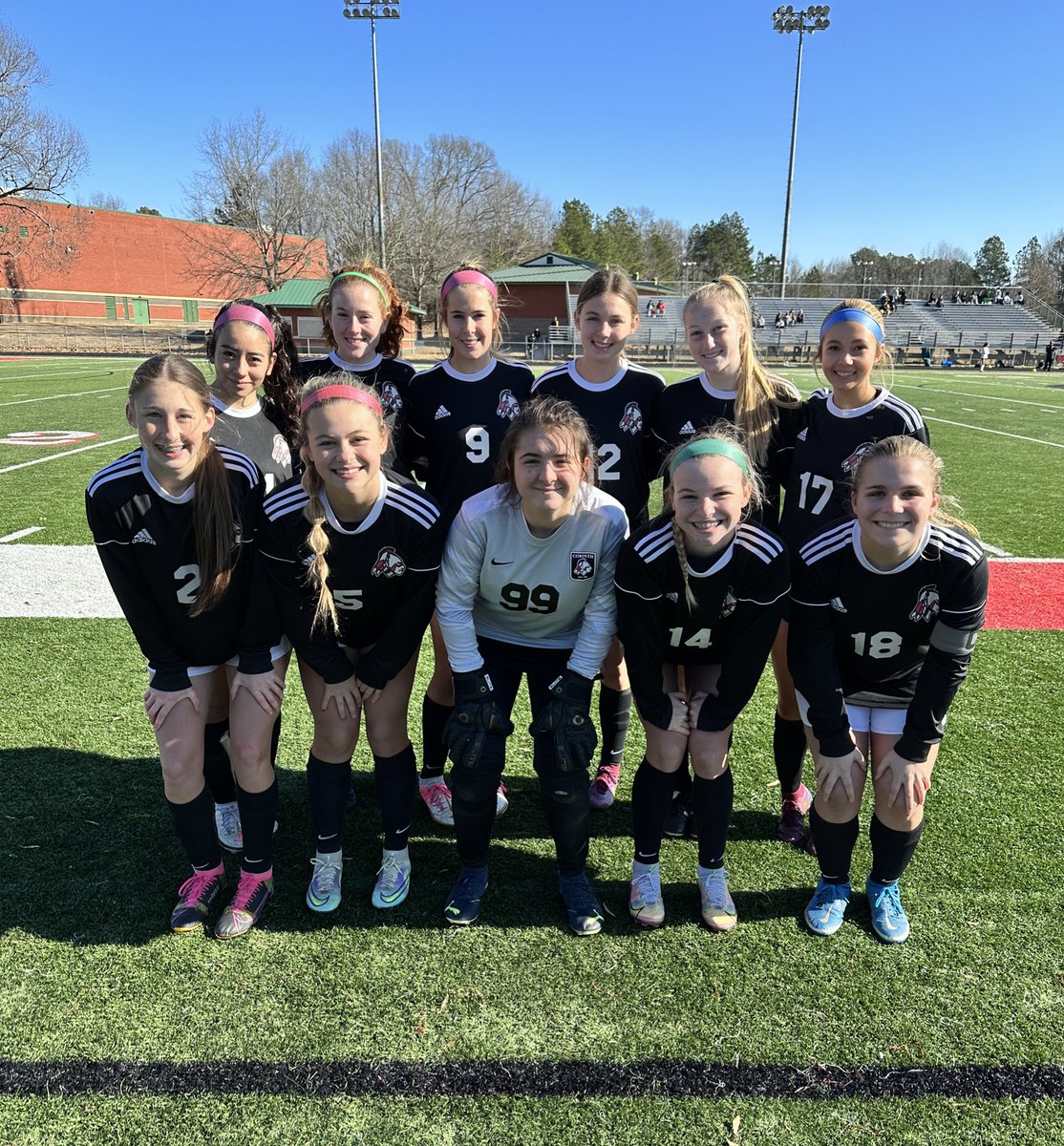 soccerCorinth's tweet photo. Varsity and JV Starting XIs today.
Both struggled a bit in the first half and dominated in the 2nd.

Varsity 3-1 loss.
Goal: Greeneley Moss
Assist: Madison Gates

JV 1-1 draw.
Goal: Kate Walker Williams

Girls fall to 13-5-1 (7-1 division). https://t.co/WmT8RFtnGD