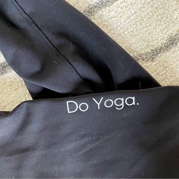 vwest28's tweet photo. So good I had to share! Check out all the items I'm loving on @Poshmarkapp from @LesleyLezkoz1 #poshmark #fashion #style #shopmycloset #lululemonathletica #nike: https://t.co/o72sI3POLa https://t.co/7RzcgPfEku