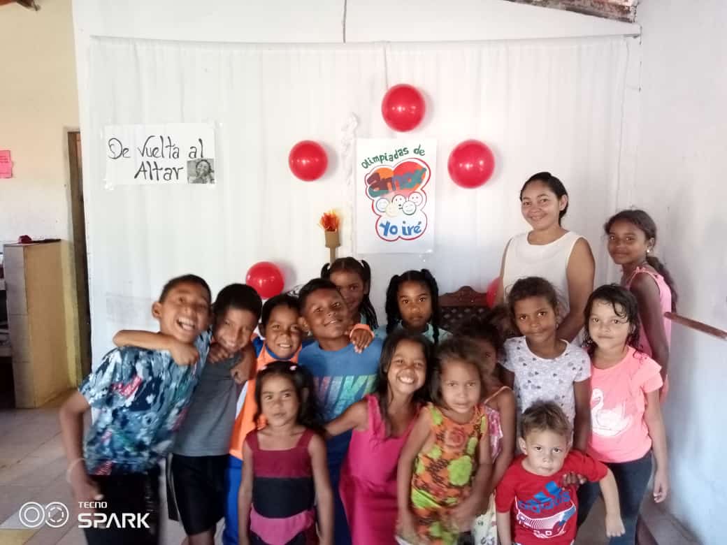 UVOriental's tweet photo. Ministerio infantil y del Adolescente en la Unión Venezolana Oriental enciende la antorcha de las "Olimpiadas de amor". El variado programa invita a practicar el valor del amor en las cosas más importantes de la vida y alcanzar la meta de los 100 metros.

#UVOenAccion https://t.co/HWwk7J6Iut