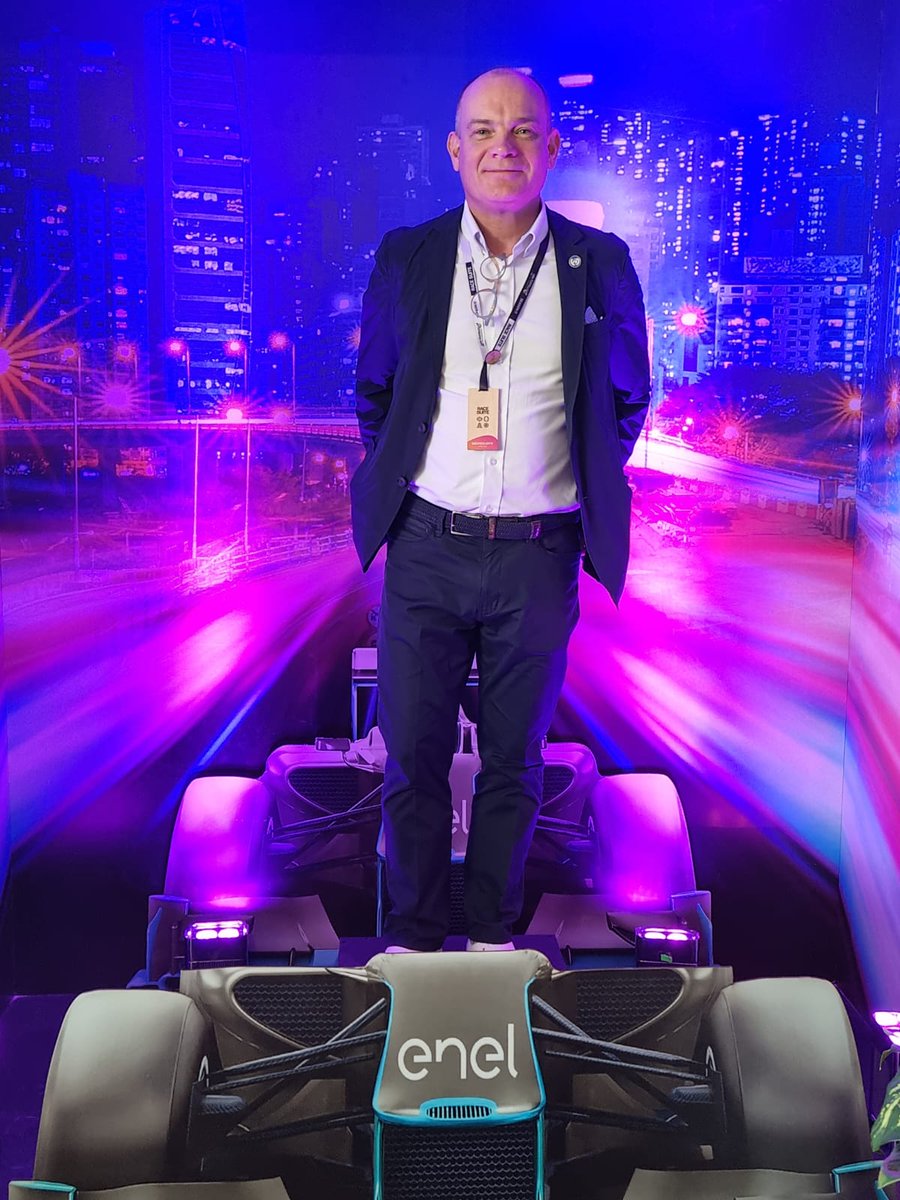 UNODCmexico's tweet photo. Con empresas como @enelgreenpower, ponemos un 'boost' a la #Sostenibilidad y a la #ReinsercionSocial.

Espacios como la carrera de la @FIAFormulaE también nos permiten compartir mensajes sobre prevención y seguridad. #DeVueltaALaComunidad https://t.co/wLsykjx6lp