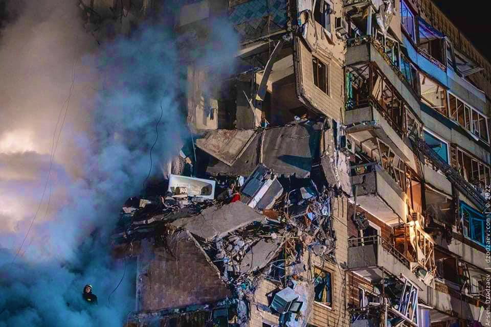 mrsorokaa's tweet photo. Already 12 dead. Over 60 injured. This is an act of terror. This is insane.

Photos: Valentyn Reznichenko / Hromadske https://t.co/gQqIz7qcdO