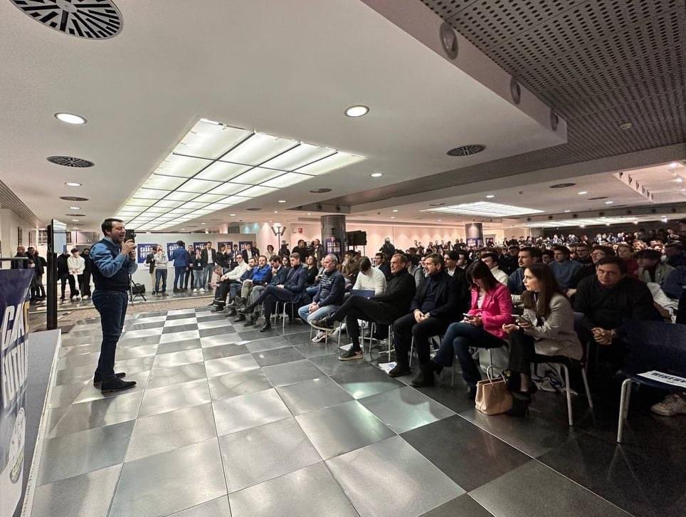 Matteo Salvini tweet media