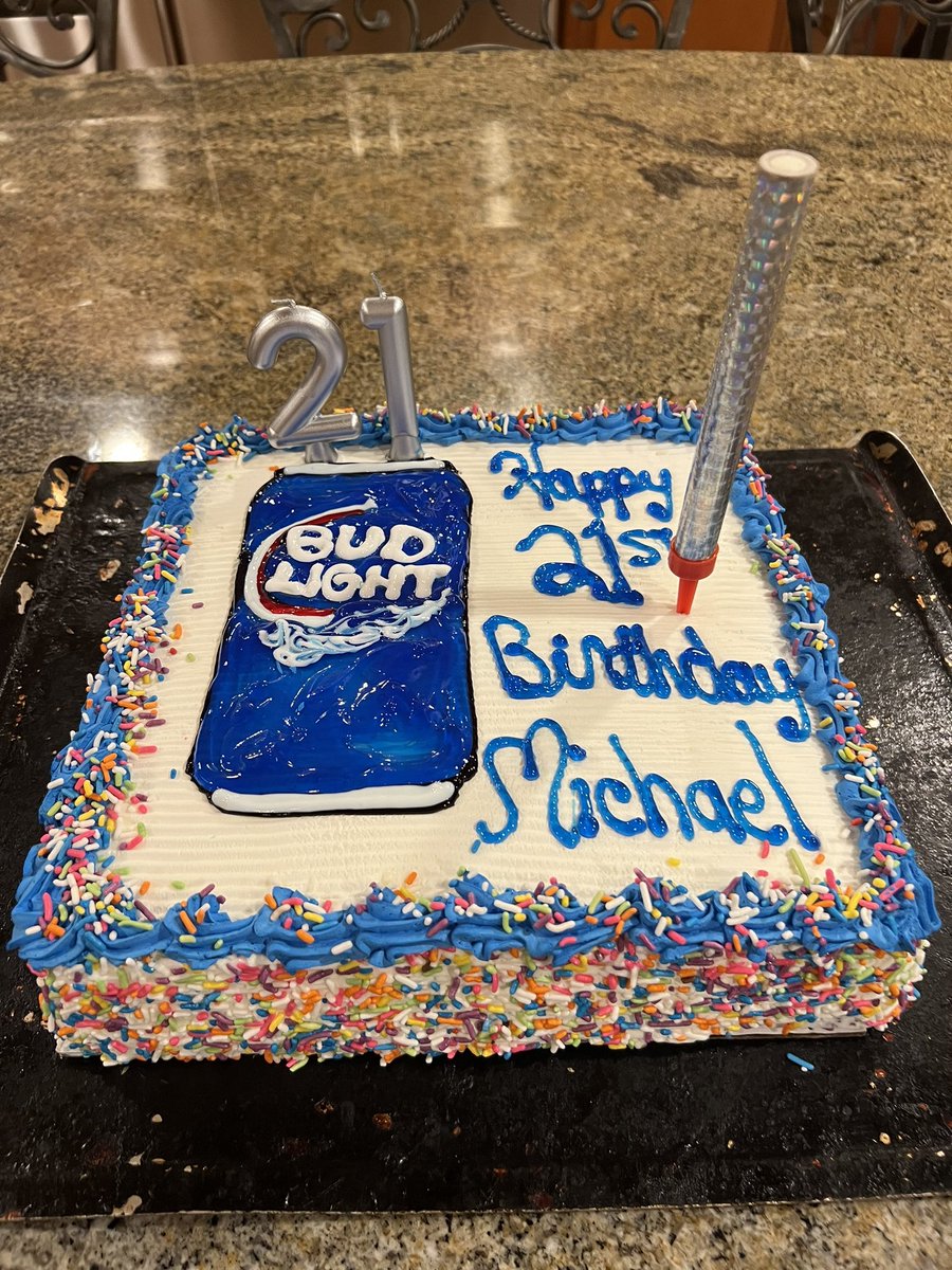 JessLockavitch's tweet image. #BudLightCellySweeps #easytowin