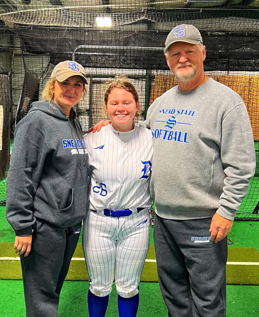 oldgrimmett's tweet photo. Had a great time at @SneadSoftball. With @taylorwells2026 Thanks coach @TracyGrindrod for another great camp.💪 https://t.co/srFC8XOjzy