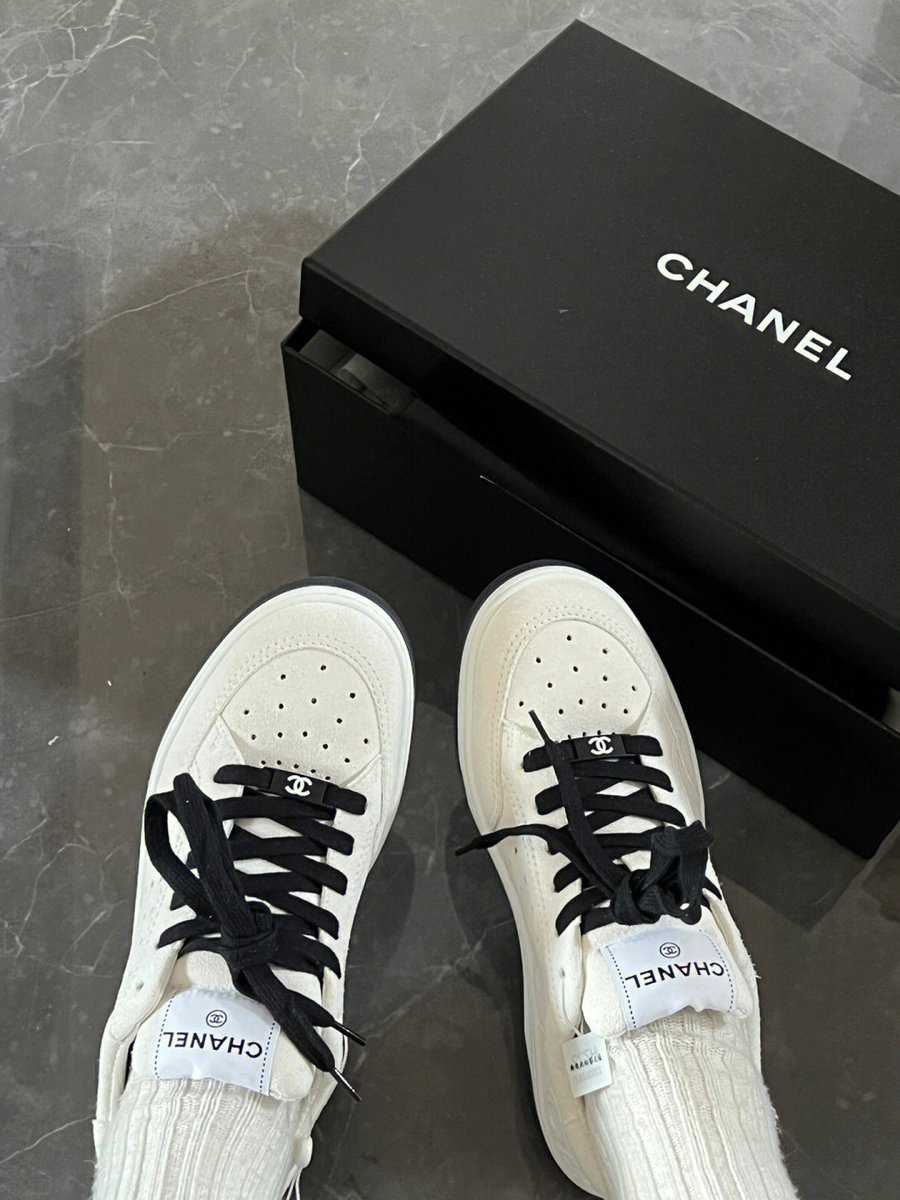 sladaharata's tweet photo. How do you guys feel about these shoes? https://t.co/F9V0nmdEjU