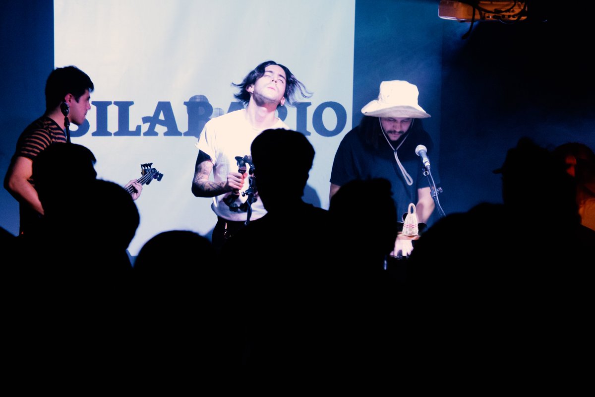 balm_artejoven's tweet photo. 🎶 ¡Volvió el indie a #BAJRM, en la más reciente edición de nuestras #Sesiones1215! 🎸

Aquí un registro de cómo se vivió la jornada en compañía de #Valesivales y #Silabario 👩‍🎤 👨‍🎤 https://t.co/wJpH7ANXZ8