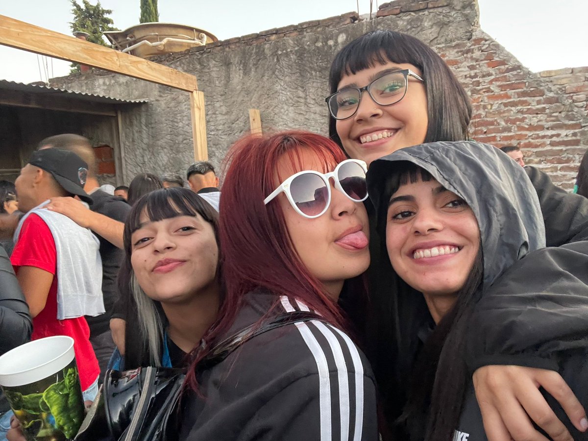 Ledesmaaa96's tweet photo. Mis amigas? Unas reinas❤️‍🩹 https://t.co/PWJuI2iIhb