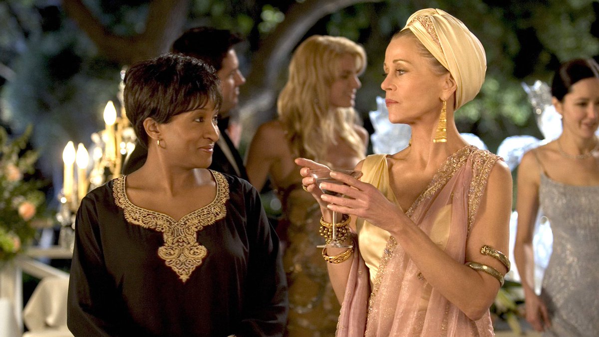 shawlpotter's tweet photo. Viola and Ruby from Monster-In-Law for #WHITELOTUS season 3 please @iamwandasykes @Janefonda https://t.co/KsJm9AEU6A