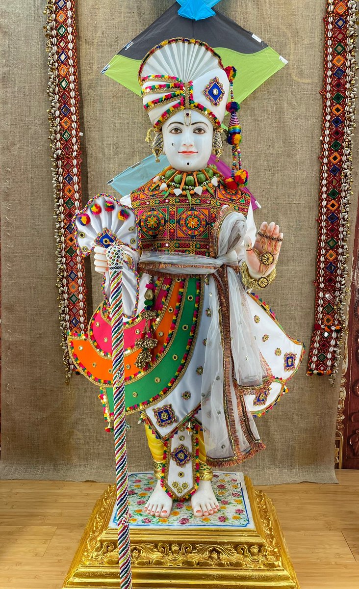 SGadiBolton's tweet photo. Shangar Darshan from #ShreeSwaminarayanMandirBolton
Lord #Swaminarayan
#AbjiBapashree 
#ShreeMuktajeevanSwamibapa
#AcharyaSwamishreeMaharaj
#GnanMahodadhi #AcharyaSwamijiMaharaj
#ShangarDarshan #DailyDarshan #Darshan
#SGadiFamily #SwaminarayanGadi #SGadiManinagar https://t.co/OvoA4LRvmn