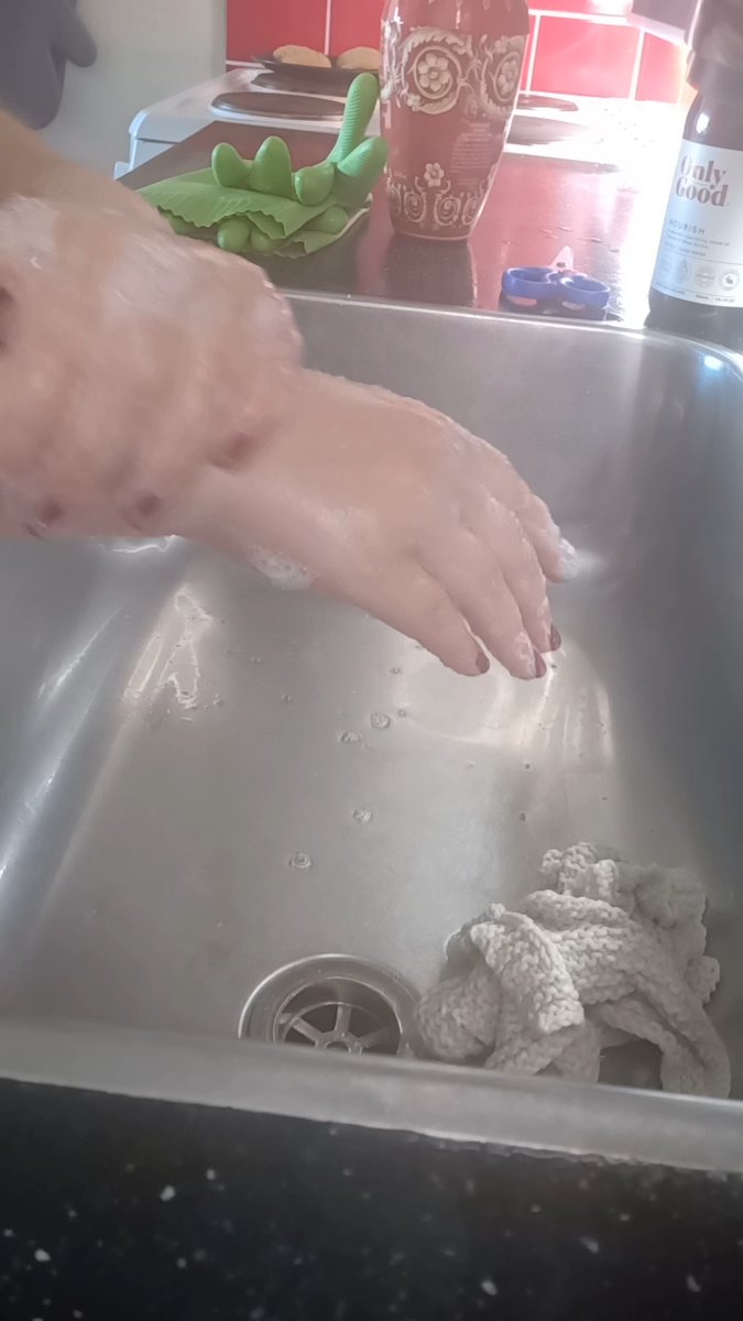 BendyThumbsNZ's tweet photo. Hey handlovers! 

Wants to see me get my hands all soapy?? Now's your chance! 

https://t.co/5oMLD7bAqr

#handfetish #nailfetish #thumbfetish #femalehands #nsfwtwt https://t.co/n2pinS2ufZ
