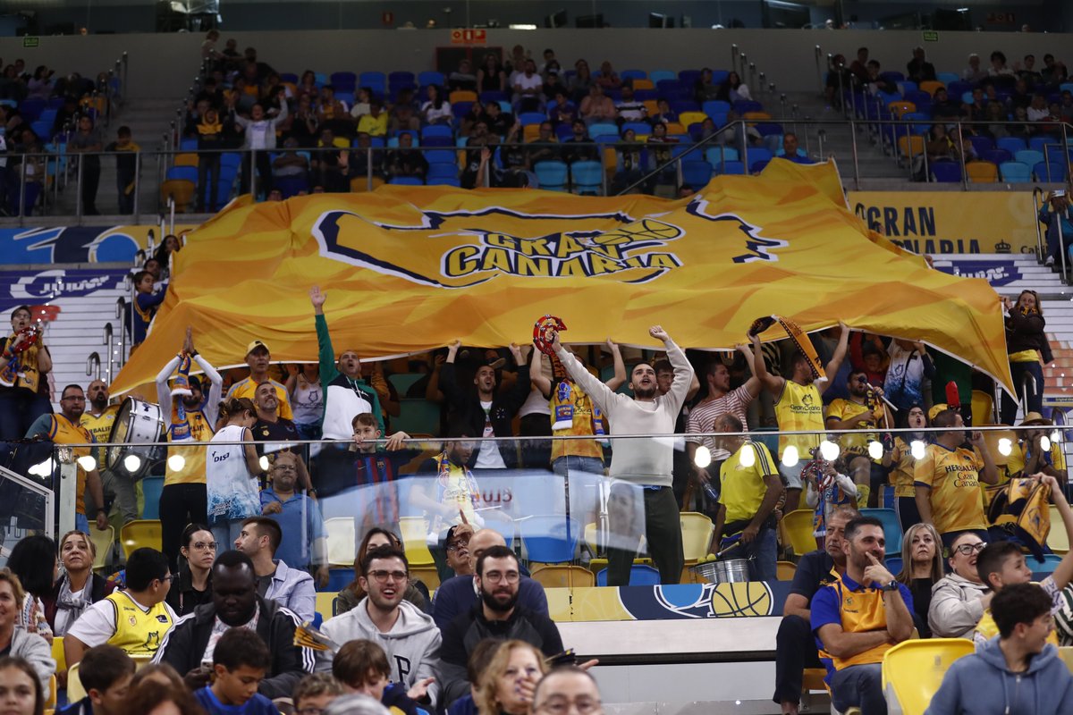 GranCanariaCB's tweet photo. y el ambientazo de hoy qué 🤩 https://t.co/zclxZBXWIe