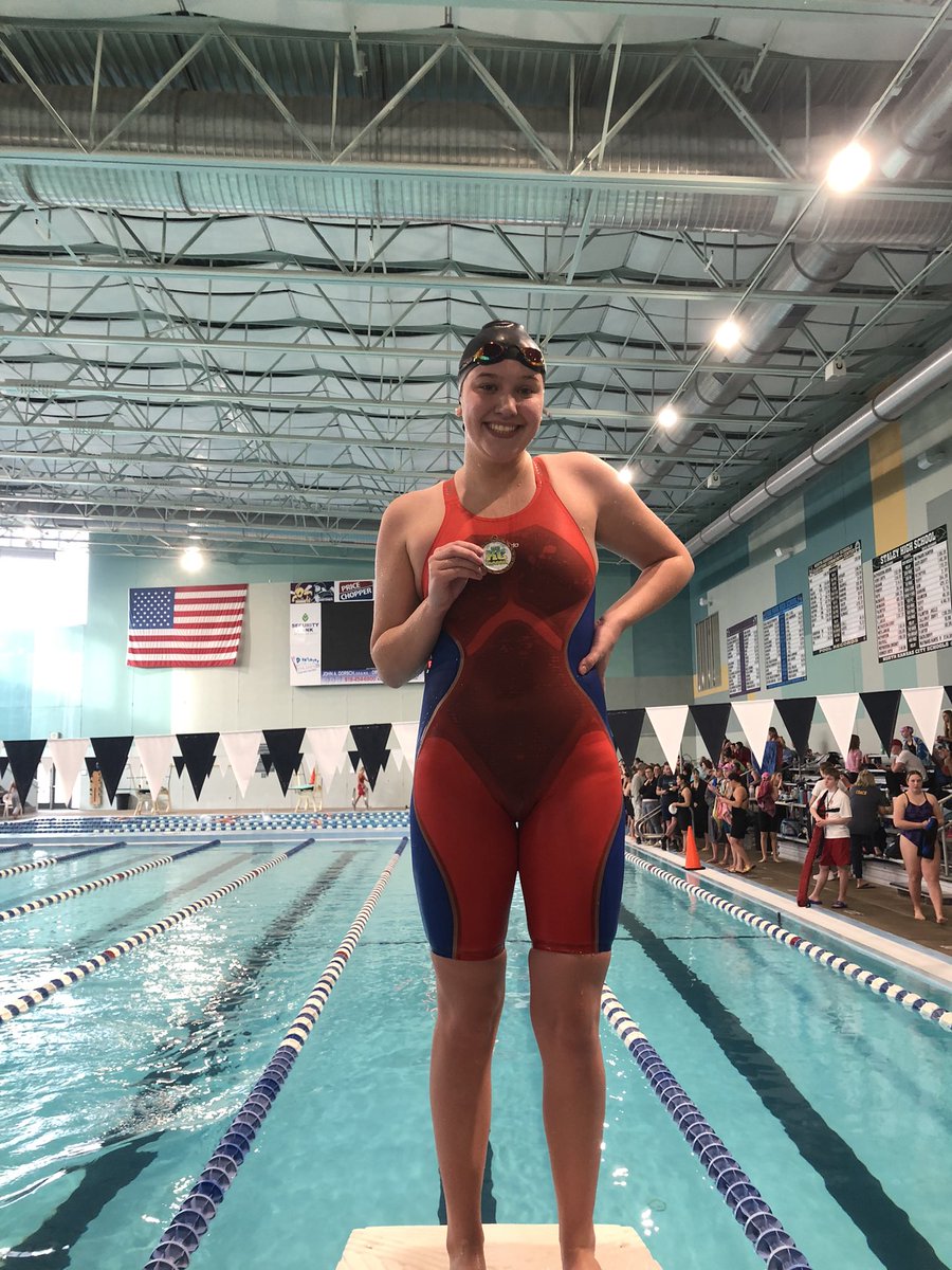 KC Classic Invite:

Iyana Foster (4th) and Anna Hess (7th) with a pair of top 8 finishes in the 100 freestyle!