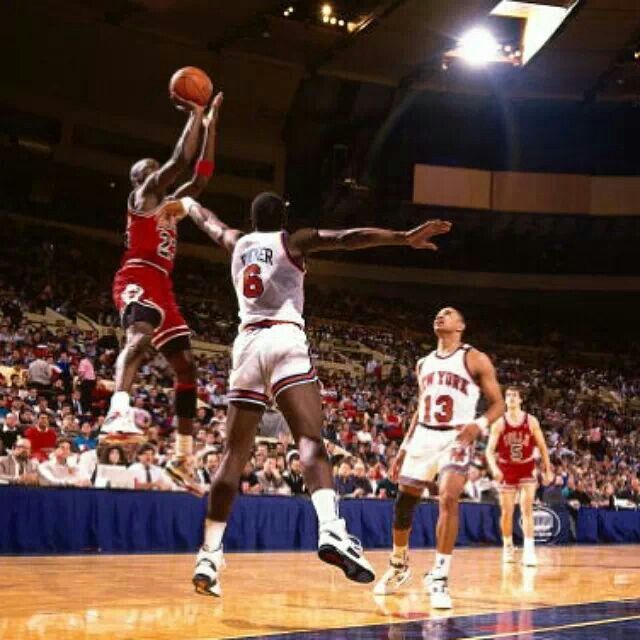 AirJordans2323's tweet photo. Michael Jordan didn't need anyone to feed him the ball.

MJ could create his own shot off the dribble and create midair separation from defenders to get a clean look better than anyone in NBA history.

MJ also won more titles with less help than any other superstar ever. https://t.co/8w7TZcW5P7