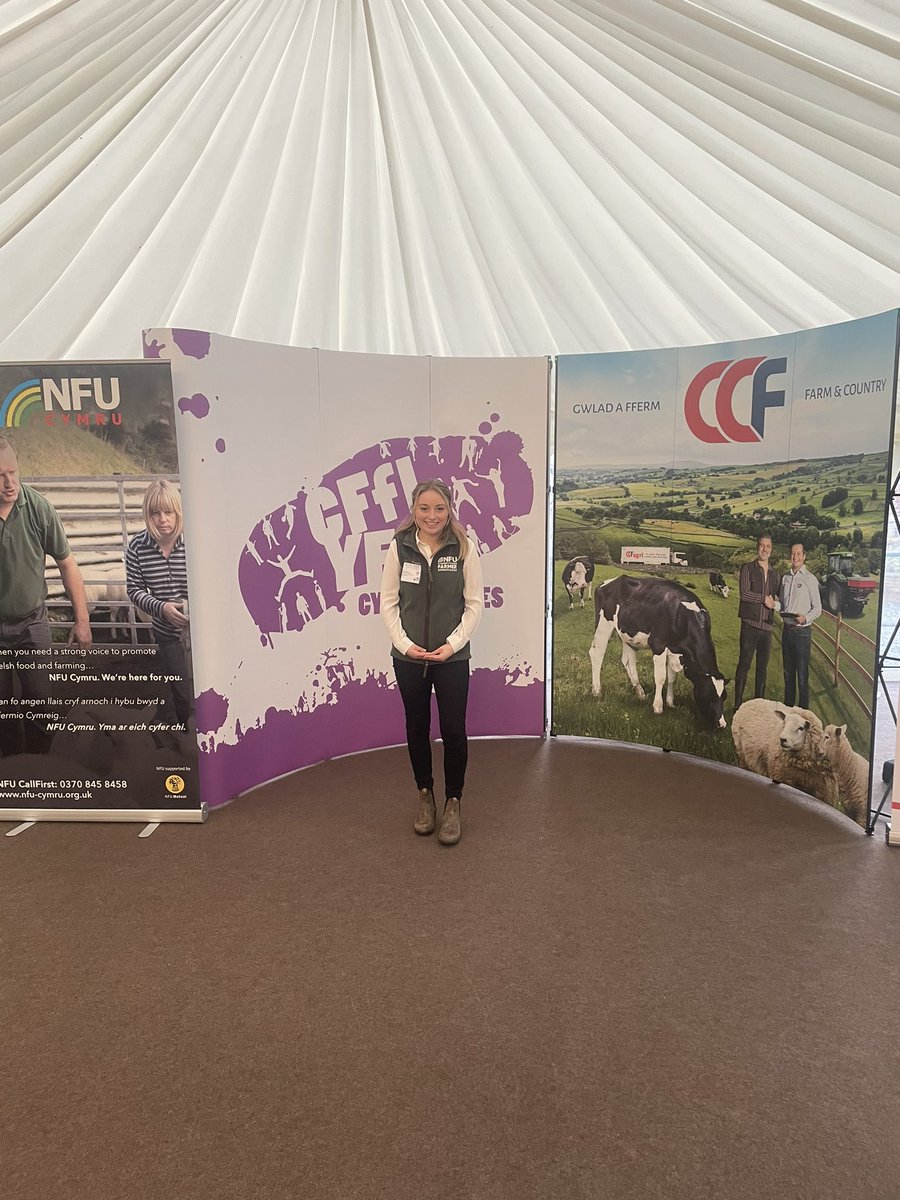 Thanks to @CFfICymru for the opportunity to share a little about my farming journey and the opportunities I’ve received through the @studentfarmer / @NFUCymru. A brilliant conference with a great line up of speakers, my favourite was the very inspirational @Nigelrefowens 🏴󠁧󠁢󠁷󠁬󠁳󠁿