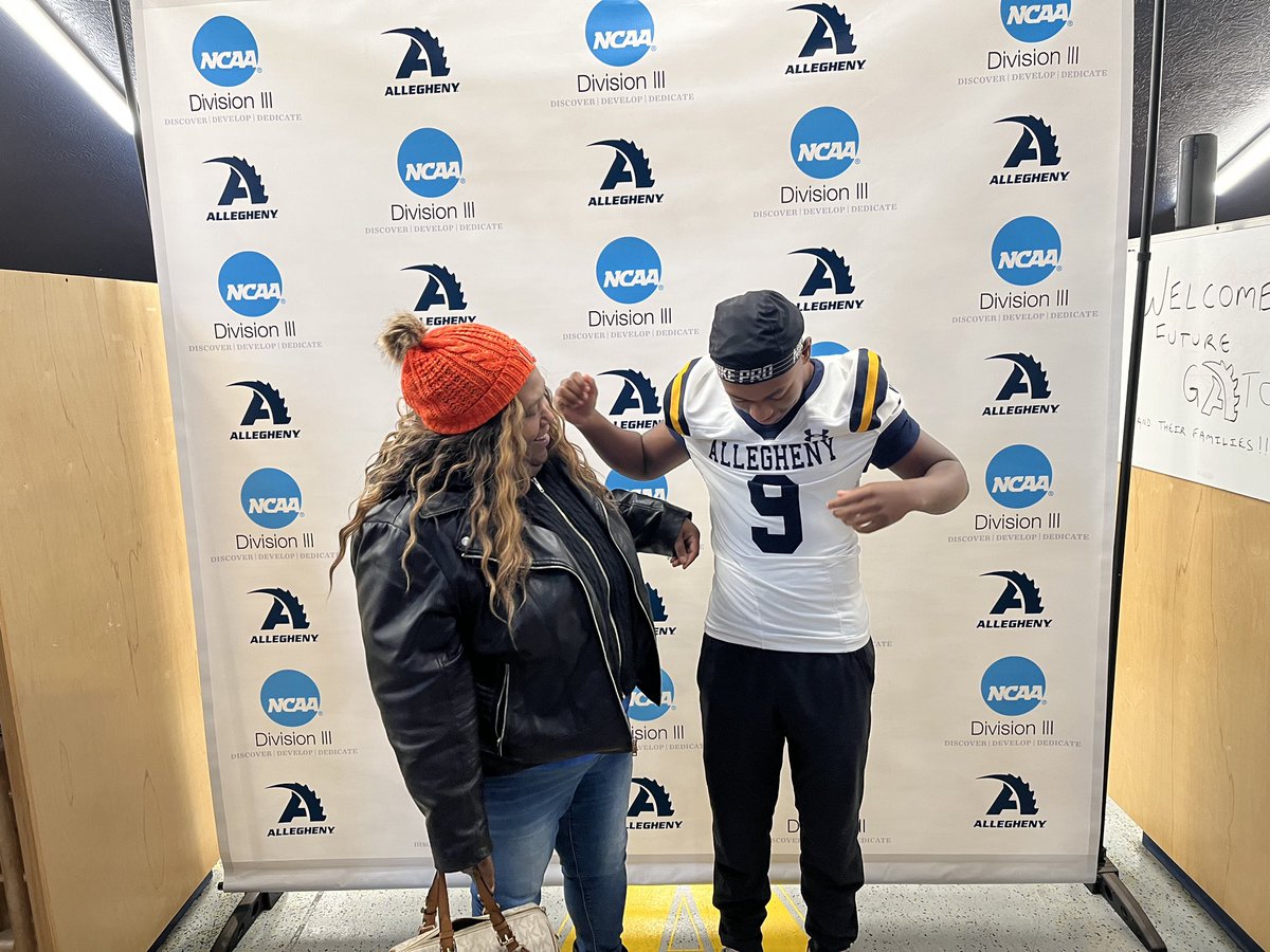PrezK22_'s tweet photo. Amazing Visit at Allegheny College!! Thank you @CoachV_AC @AlleghenyFB #feartheswamp 🐊🐊 https://t.co/MsOG98qKny