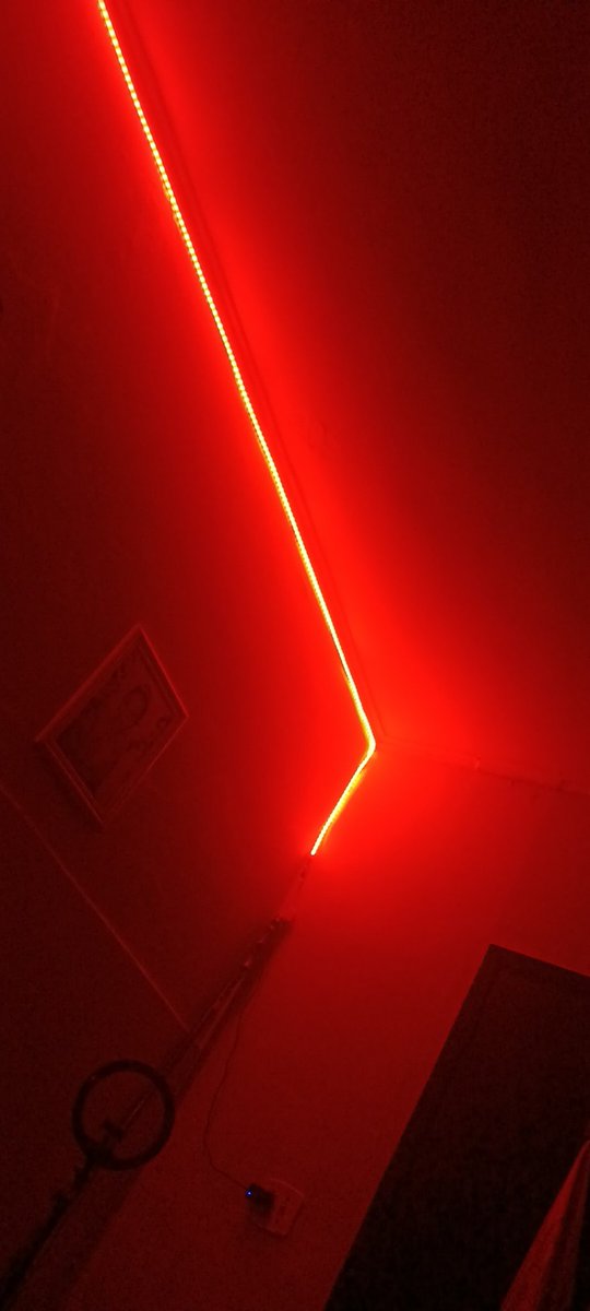 kekety__'s tweet photo. amo meu quarto muito. https://t.co/R1cWUguVz6