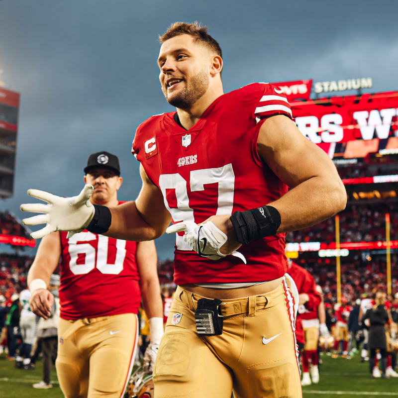 49ers's tweet photo. 11 straight! 🔥🔥