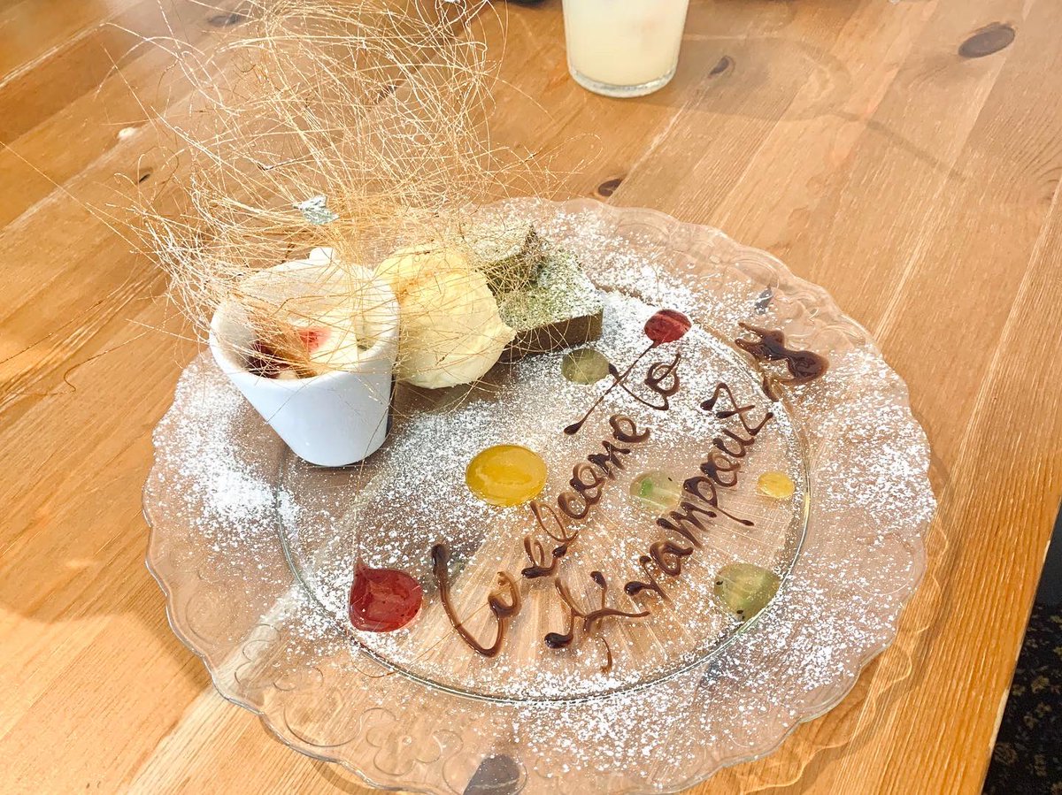 kyari0705's tweet photo. 【滋賀グルメ】守山

大自然の中にあるガレットの美味しい隠れた名店💓

おしゃれな外観に落ち着いた店内✨
こじんまりとしてるのにメニューはめちゃくちゃ豊富でびっくり🫢

メインに選べるデザートにドリンクまでついて2000円以内は素敵すぎた🥺

期間限定やったけど美味しかったからまた行きたい♡ https://t.co/hZsDIbuFx6