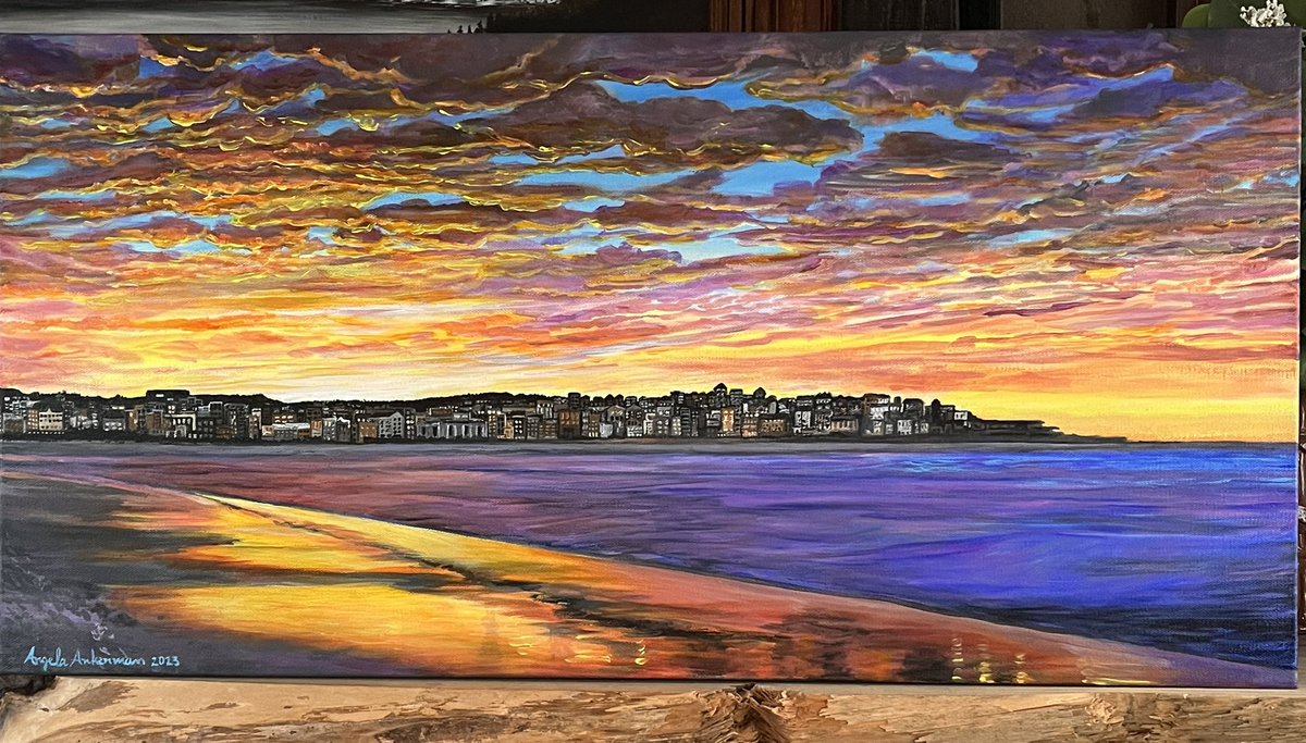 GWarme's tweet photo. One of my employees surprised me this week with this painting of Bondi Beach she did. She is obviously super talented. I am thankful and great full for the gift. She is also a great employee and supervisor.  Thanks Angie https://t.co/Pv1WggfuLq