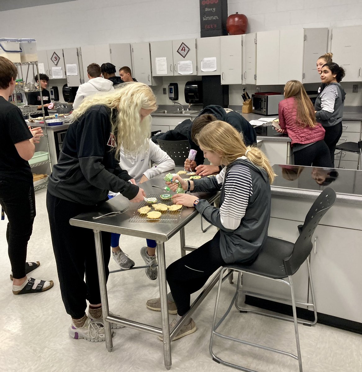 LSNActivities's tweet photo. Great nice for a @LsnSaac community service project- Late Night Cookies! LSNSAAC members baked and decorated cookies for community businesses open 24 hours! Thanks to @LSPDPIO @StLukesHealth @LS_Med @LeesSummitFire @UHKCMO for all you do for Lee’s Sunmit! @LSR7 https://t.co/imvjw69kj4