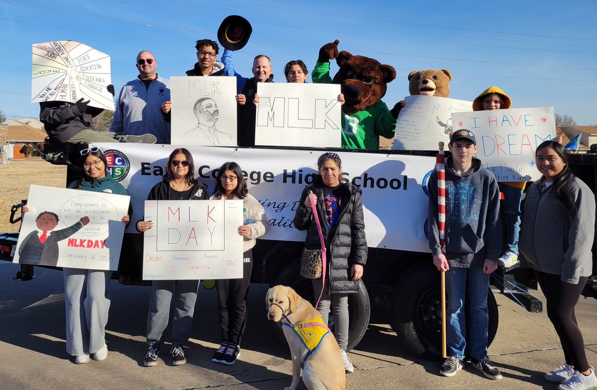 ECHSinCFBISD's tweet photo. @CarrolltonTX @CFB_ECHS_PTSA @CFBISD @brookhaven_dc ECHS students, parents, teachers and Engle had a great Dr. MLK, Jr. Parade day! #ECHSworkethic https://t.co/s3HjC7bn9t