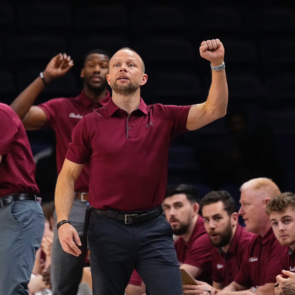 Charleston extends the nation's longest winning streak to 17 straight victories. 

<a href="/CofCBasketball/">Charleston Basketball</a> is the fastest D-I team to 18 wins.