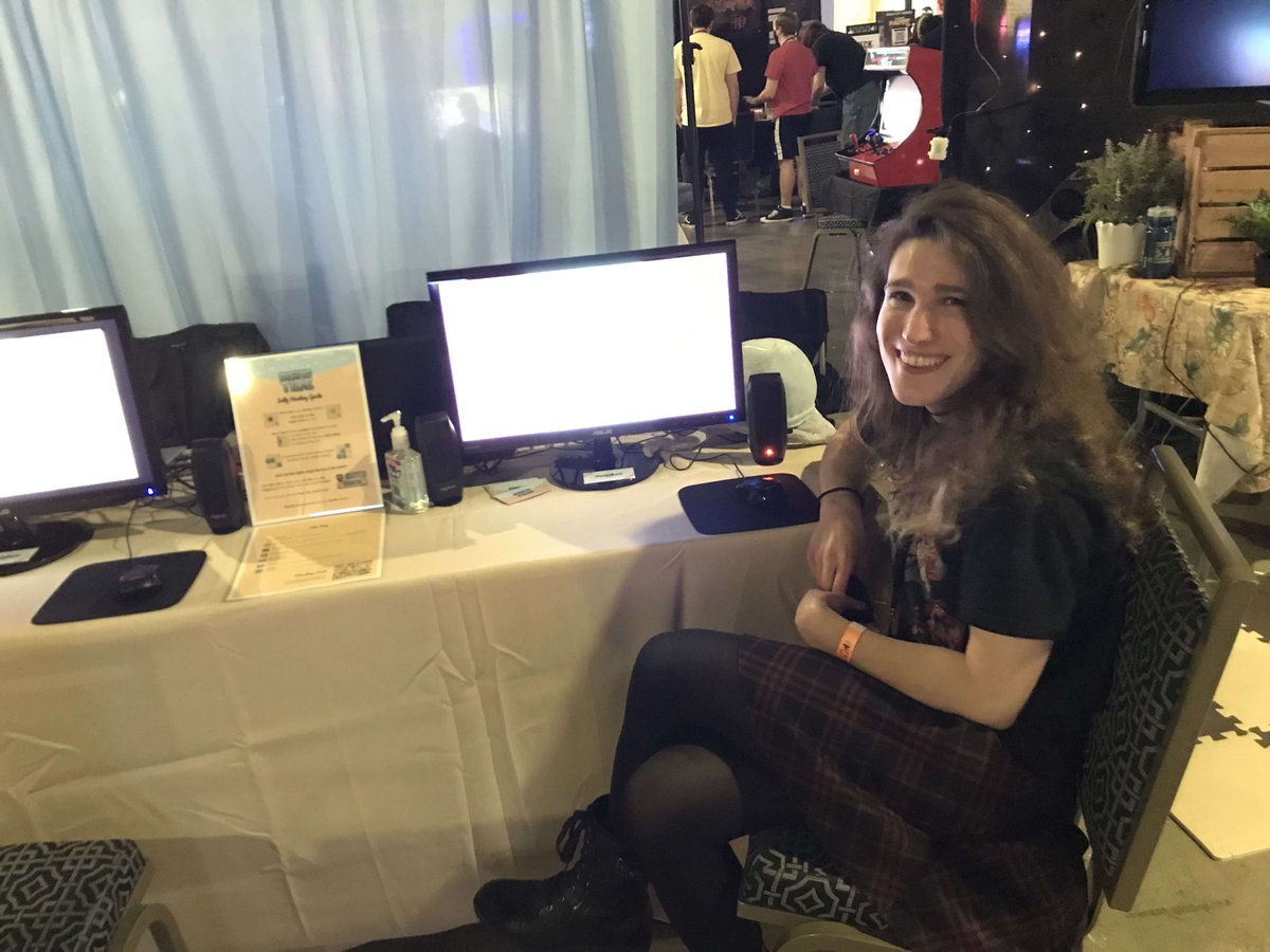 Thanks so much to everyone who stopped by my booth at MagFest! 🎮

I had such a great time meeting everyone and watching people play! Can't wait for the next one! ❤️