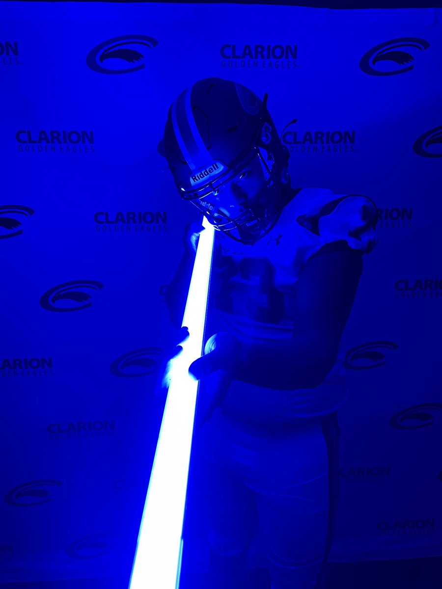 OmariSmith073's tweet photo. Had an amazing official visit at the The University of Clarion!! Thank you @CoachDurish @vrizz52 for the invitation #WingsUp https://t.co/7IDEVjgU6x
