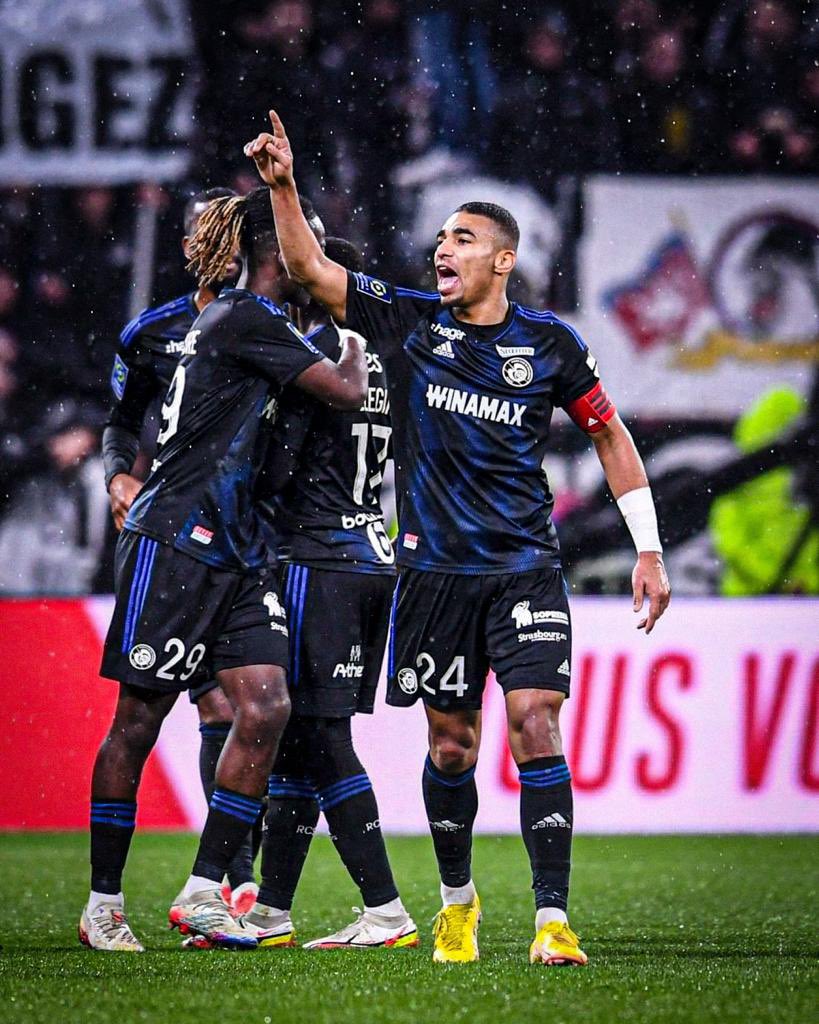 Alexander Djiku (@alex_djiku) on Twitter photo Au mental, on y croira jusqu’au bout 💥 🧠
Merci à tout les supporters 💙<a href="/RCSA/">Racing Club de Strasbourg Alsace</a>
#AD24 #Win Au mental, on y croira jusqu’au bout 💥 🧠
Merci à tout les supporters 💙<a href="/RCSA/">Racing Club de Strasbourg Alsace</a>
#AD24 #Win