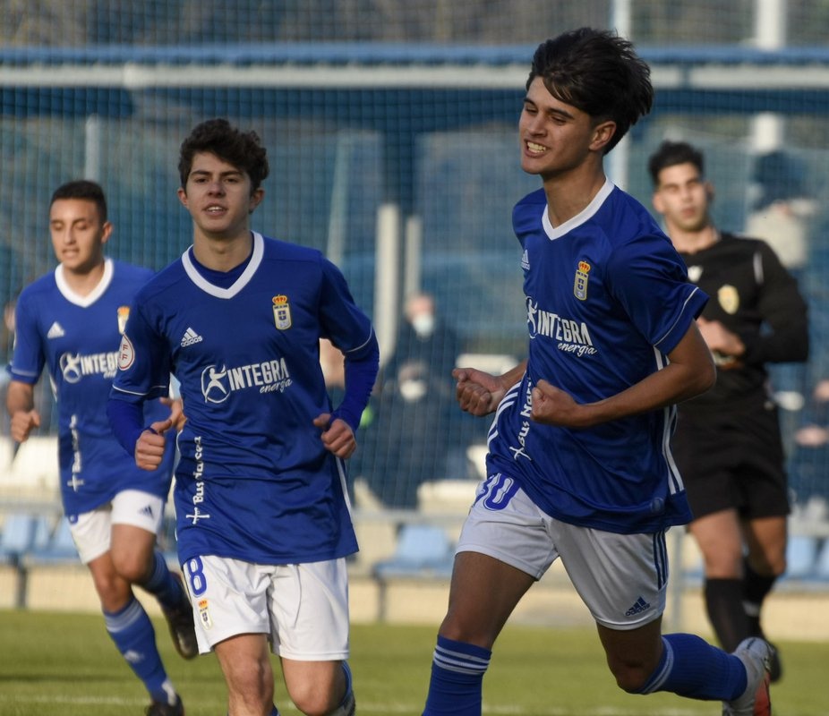 ⭐ @pelagarciaa10_ (2005) EI

📝 Análisis de juego
- Desborde por fuera 
- Manejo de las dos piernas 
- Verticalidad 

📊 Estadísticas 22-23
🤕 Actualmente se recupera de una grave lesión 

ℹ️ ¿Creéis que es uno de las mejores promesas del fútbol del norte ?