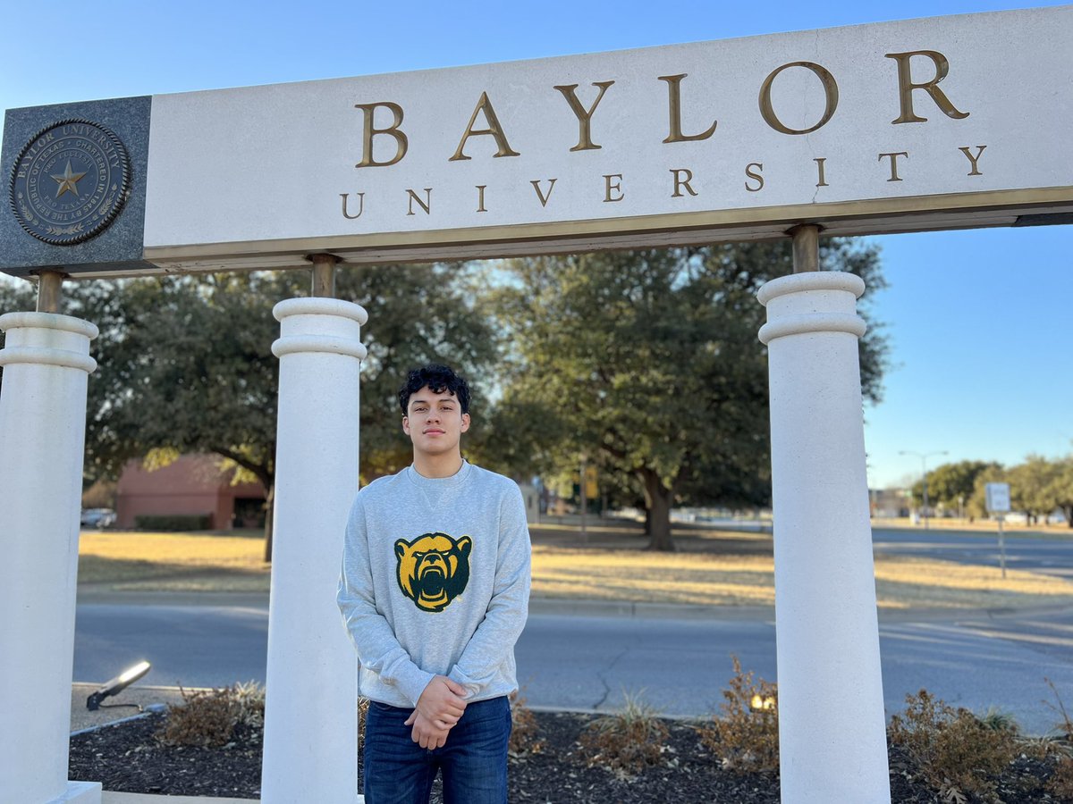 nadia_dlr's tweet photo. Congratulations @Aidan_DLR for your acceptance into @Baylor. Proud of you! ❤️ #SicEm https://t.co/vnoiXh1BqC