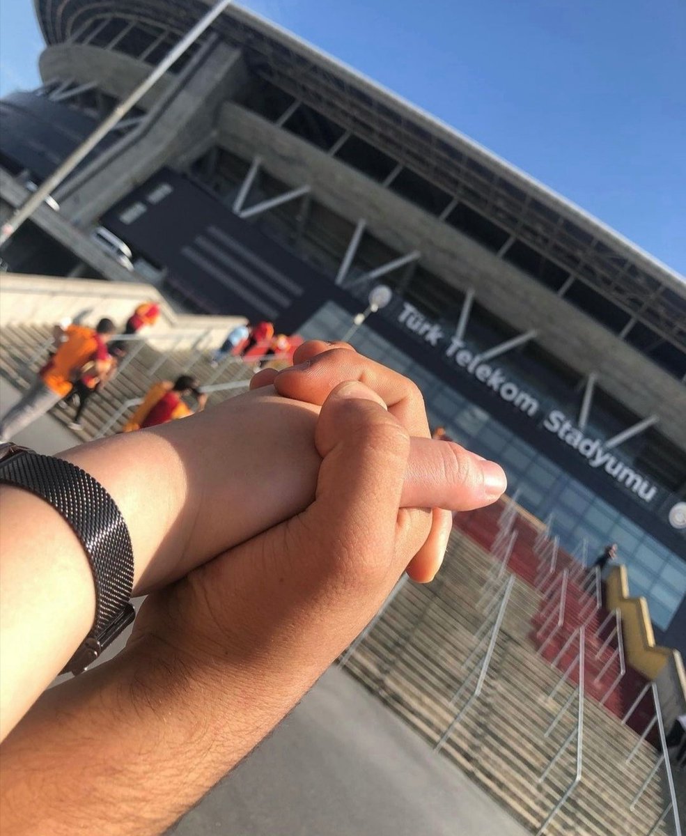 Duyguu05's tweet photo. Elbet bir gün..💛❤ https://t.co/x0R26ZkV8t