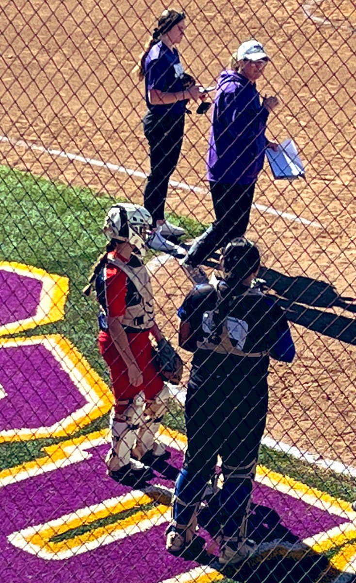 Our hard working <a href="/agstevenson00/">Aiyanna Stevenson</a> Doing a little winter time camping ⛺️ this weekend!! Great Job Goose!!Thanks⚡️<a href="/CruSoftball/">UMHB Softball🥎</a>⚡️<a href="/mkmojica/">Melissa Mojica</a> <a href="/Leah_Guest_/">Leah Guest</a> for a great experience!!#LadyDogsChasingDreams