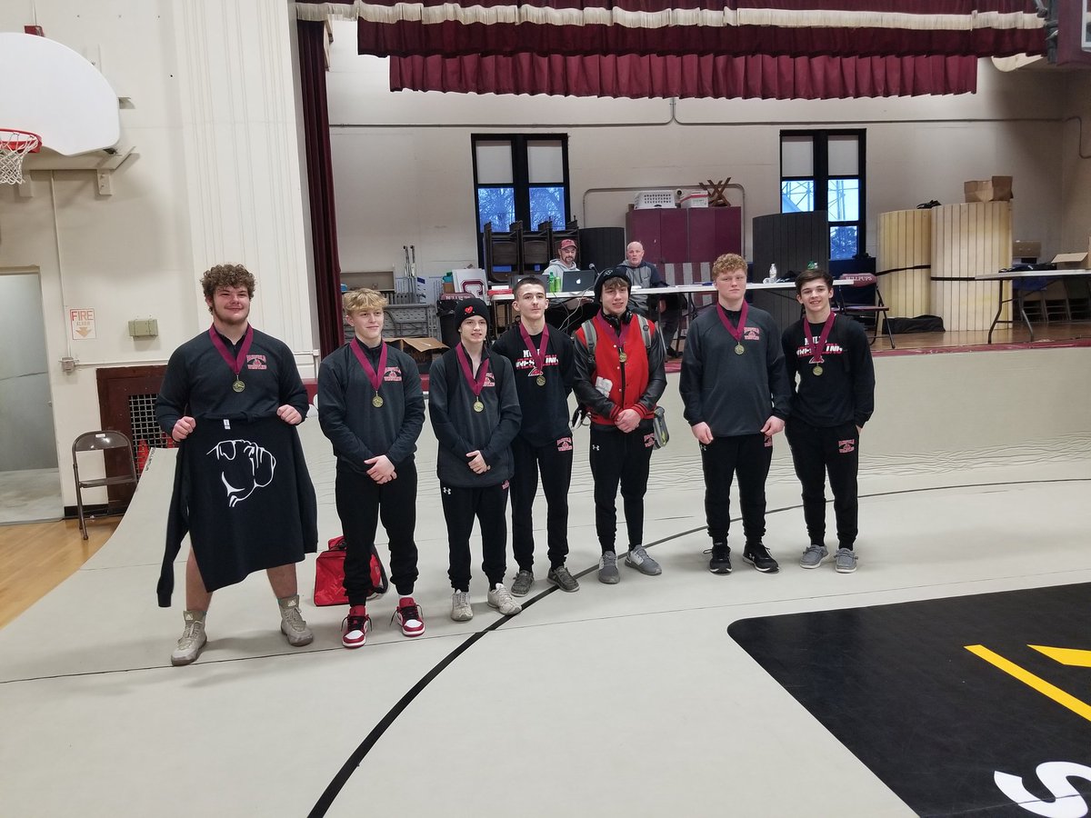 Medal Placers from the Carmi Invite:
Payton Allen 1st- 285
Scotty Cuff 1st- 138
Anthony Granfelt 2nd- 106
Chase Phillips 3rd- 126
Talan Keoughan 4th- 160
Bentley Rodgers 5th- 220
Jeremiah Musgrave 6th- 152