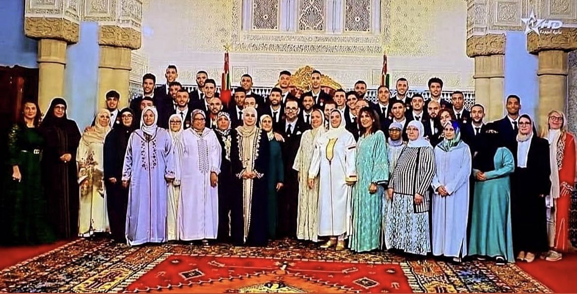 SabrielMiloud5's tweet photo. Merçi Beaucoup Equipe Nationale Marocains De Faire 
Le Sourire Et Le Volcan  De Bonheur Dans
Les Coeurs Des Marocains 
Merçi Roi 
Merçi Les D'érigents 
Comme
Faouzi Lakja3e 
Et Entraîneur Ragragui 
Et Le Staff
Et Peuples Marocains 
Merçi. https://t.co/NbxaAizd61