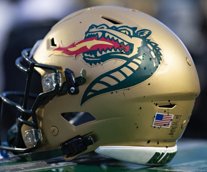 After a great conversation with @DilfersDimes, I’m blessed to receive my first offer from @UAB_FB! @CoachHenDo88 @JalanSowell @ONEWAYINC1 @LemmingReport @AllenTrieu @Hunter_DeNote