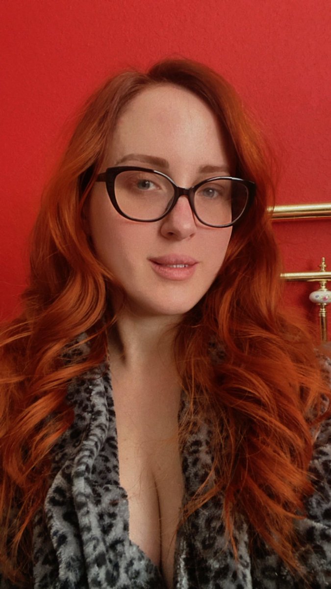 melissadrewirl on Twitter: "enjoy a rare no makeup selfie"