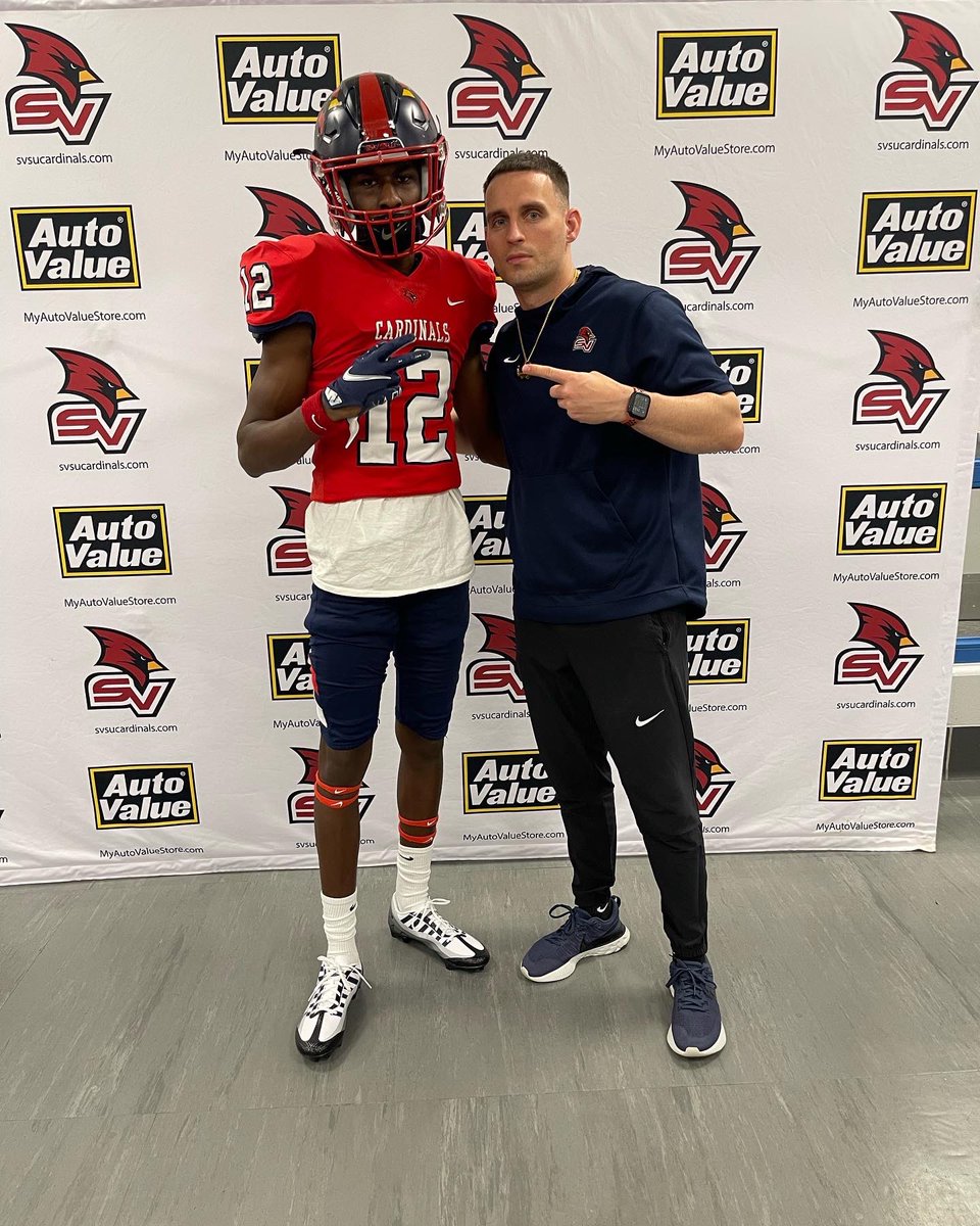 Stinky12Collins's tweet photo. Blessed to receive a offer from Saginaw Valley University @rbrady1313 @McKeownDB @CoachShaqWash @CoachDarden34 https://t.co/AKRhsfuRQu