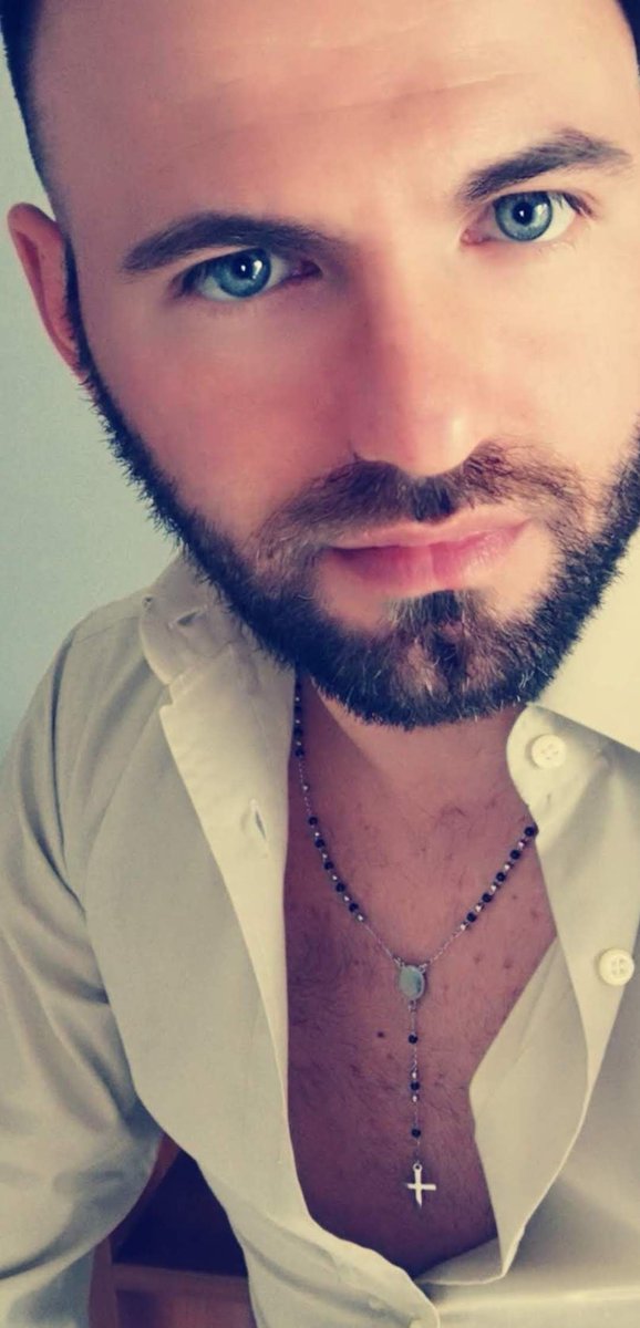 GianMarco_Offic's tweet photo. Ricordati sempre quanto vali, 
anche quando cadi e ti rialzi.
perché chi cade e trova la forza di rialzarsi...
vale ancora di più.
#GianMarco
@GianMarco_Offic https://t.co/8NNjXzOWm2