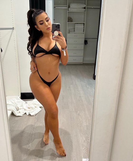 1 pic. found these in my camera roll. you&rsquo;re welcome 🥰 https://t.co/LhRHqvoX7g