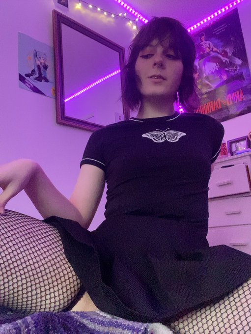 1 pic. foot moment https://t.co/8jZGQx3Xnk