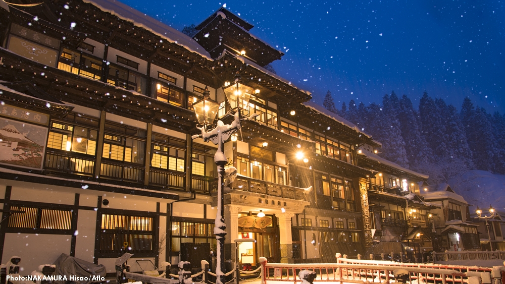 JapanGov's tweet photo. #PhotosOfTheMonth: As Japan is blanketed in snow, its traditional architecture undergoes an ethereal transformation. See the beauty of #YasakaPagoda in #Kyoto, #NikkoToshoguShrine in #Tochigi, #MatsumotoCastle in #Nagano, and #GinzanOnsen in #Yamagata. https://t.co/XEaDzAqmdG