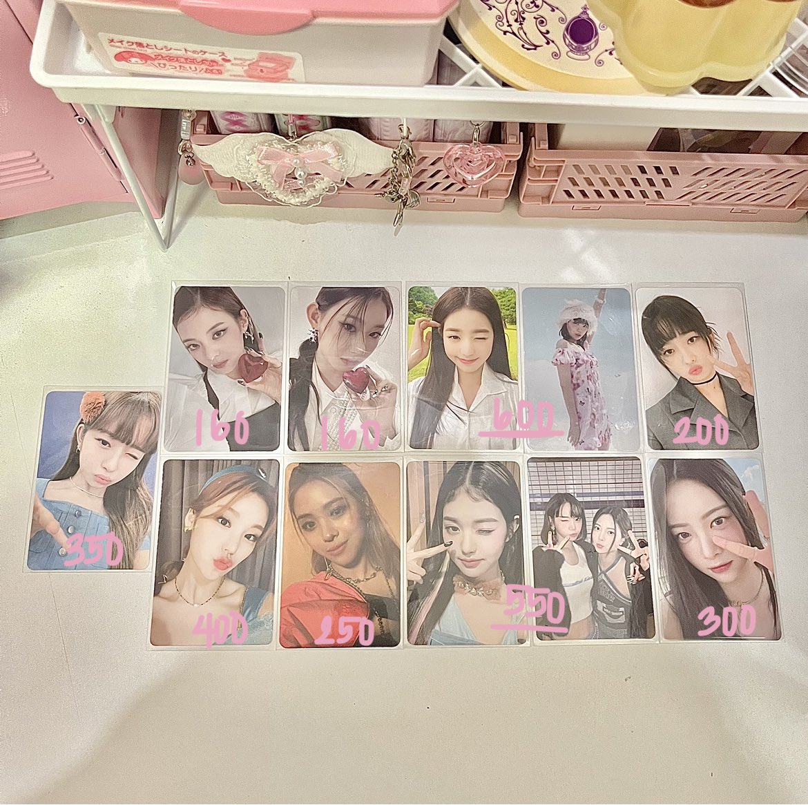 _rainla's tweet photo. ꒰ wts lfb ph ꒱

˚♡‧₊˚ random gg pcs !

⟢ prices on pic ^^
⟢ payo only !

 help rt pls ! ty ୨•୧

⟢ #rensells

♡ itzy yeji ryujin lia chaeryeong ive wonyoung rei lessera fim chaewon eunchae antifragile https://t.co/z4jfka5l1p